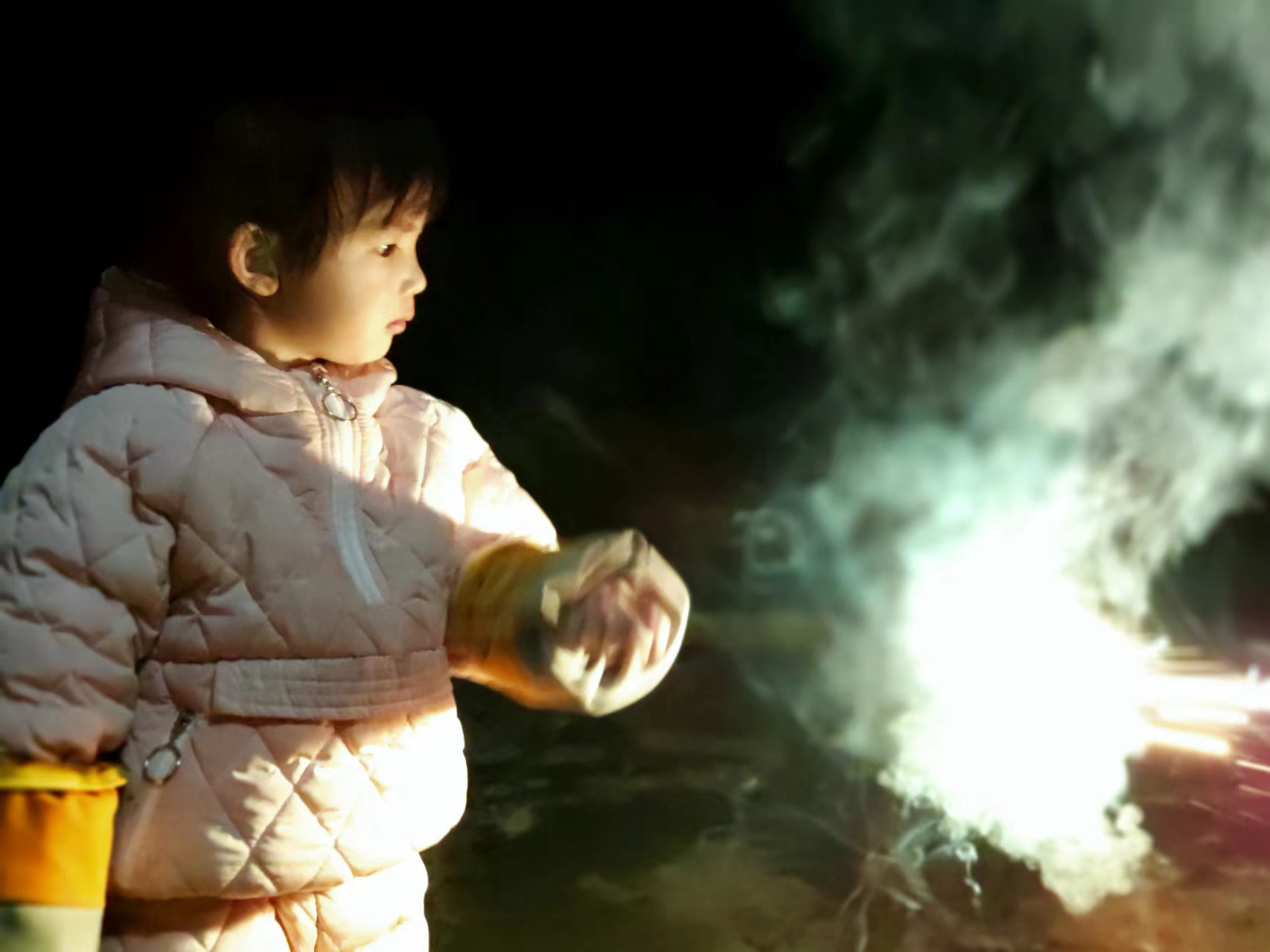 妹妹过年来舅舅家玩